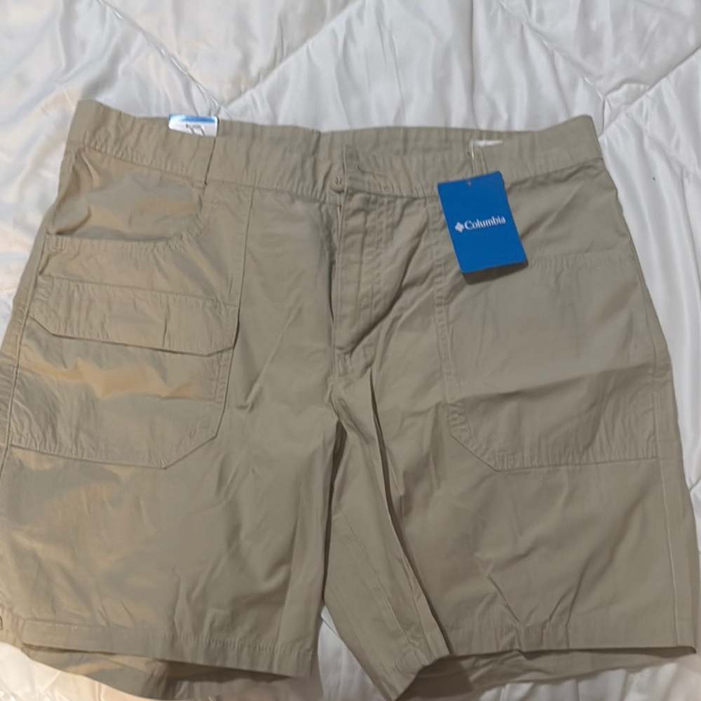 Columbia Tan Cargo Shorts Lightweight Casual Wear